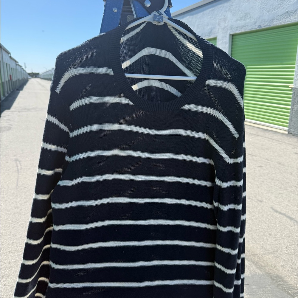 Old Navy Black and White Striped Knit Sweater